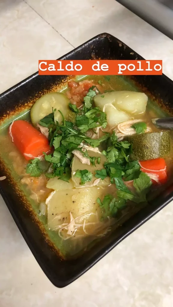 Caldo de Pollo
